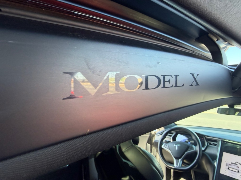 Tesla Model X 90D 2016