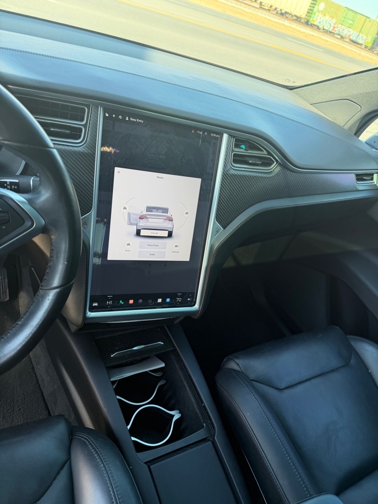 Tesla Model X 90D 2016