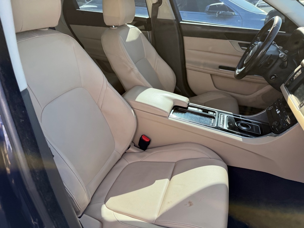 Jaguar XF-Series 35t Premium 2017