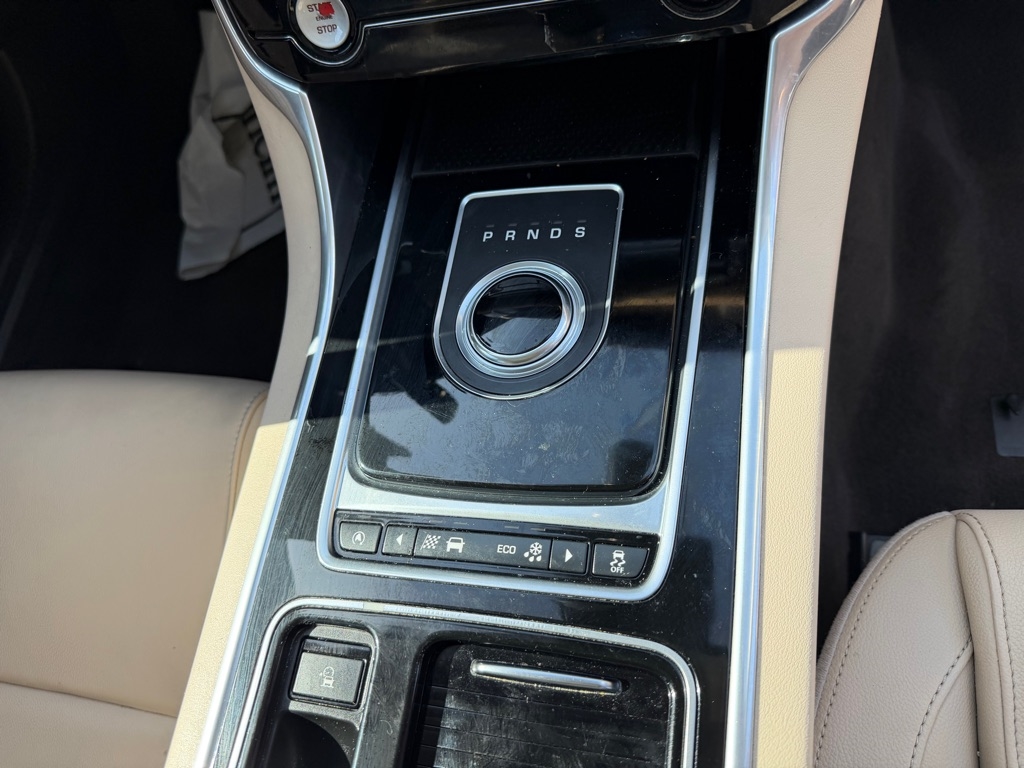 Jaguar XF-Series 35t Premium 2017