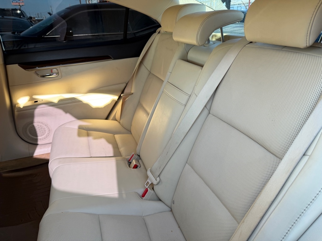 Lexus ES 350 Sedan 2014