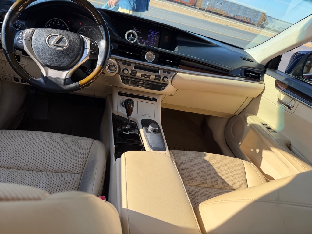 Lexus ES 350 Sedan 2014