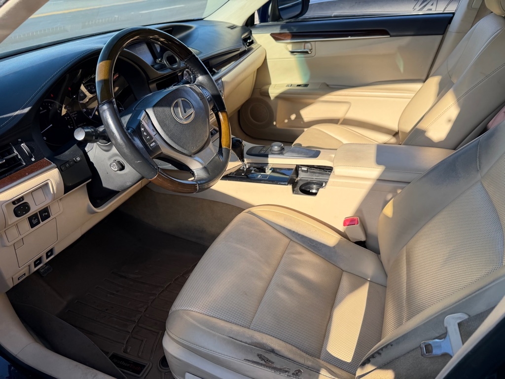Lexus ES 350 Sedan 2014