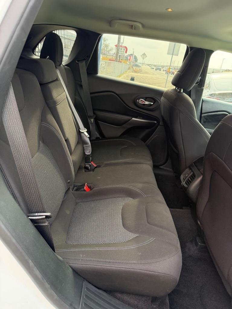 Jeep Cherokee Latitude FWD 2019