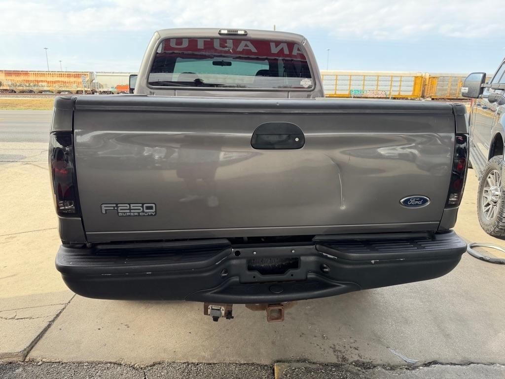 Ford F-250 SD XL Crew Cab 4WD 2002