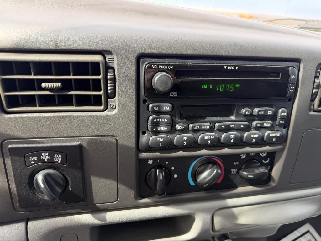 Ford F-250 SD XL Crew Cab 4WD 2002