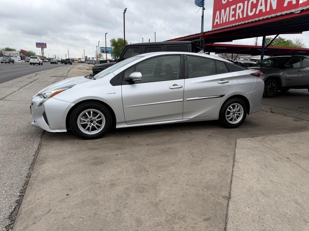 Toyota Prius Two 2018