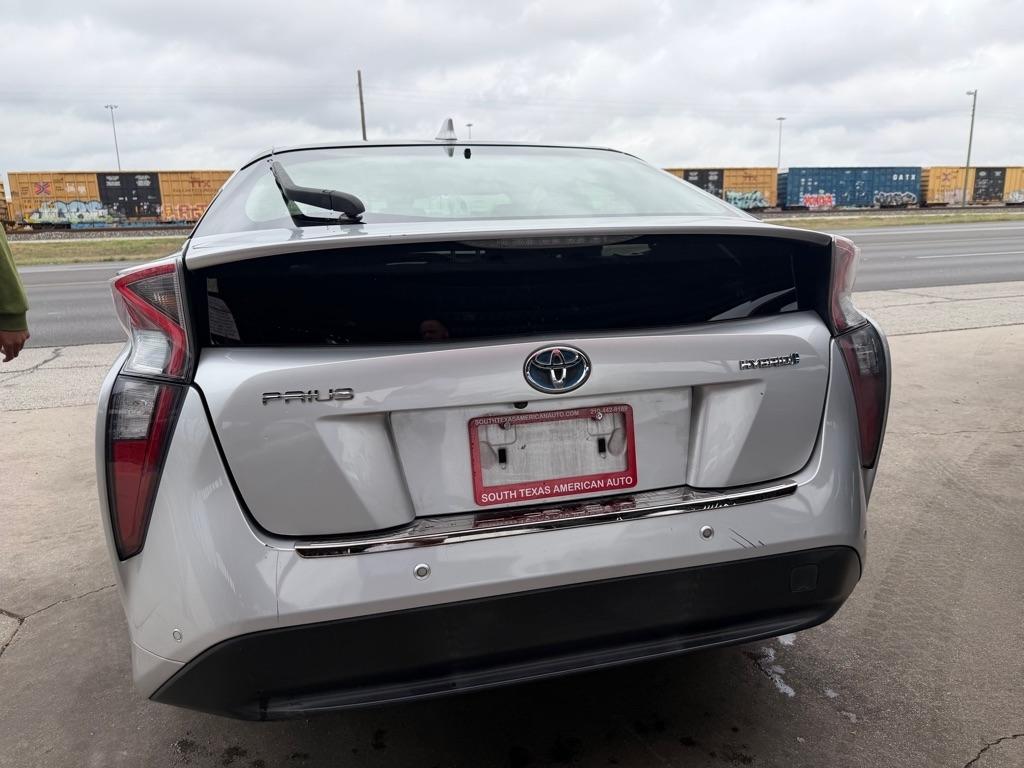 Toyota Prius Two 2018