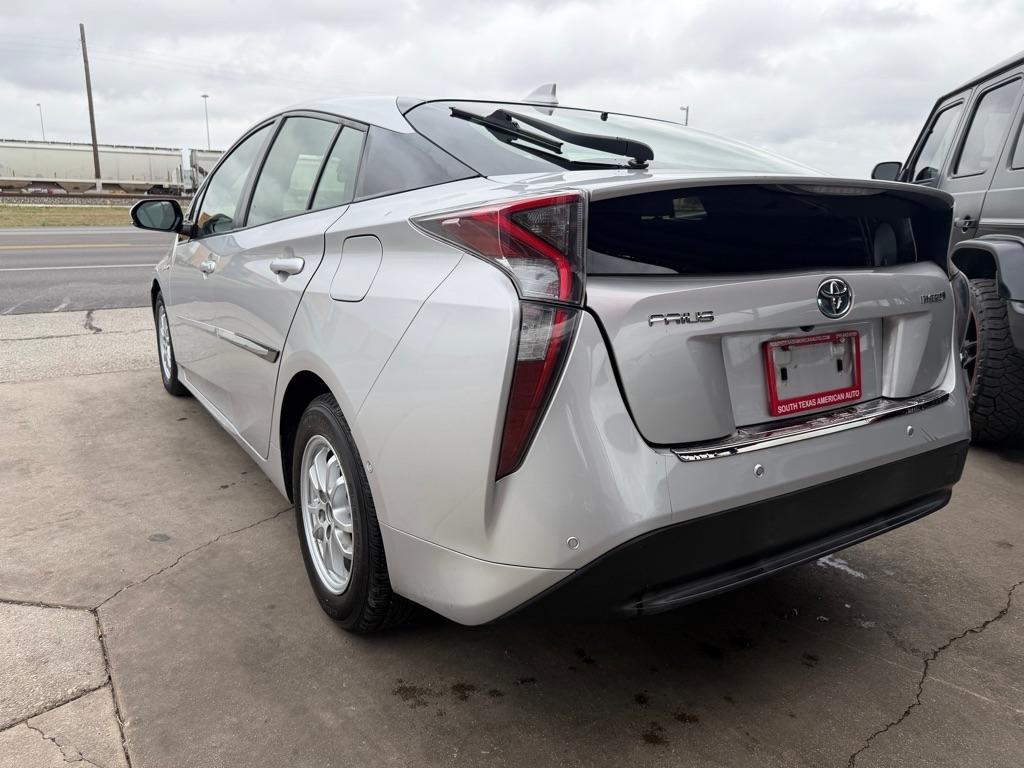 Toyota Prius Two 2018
