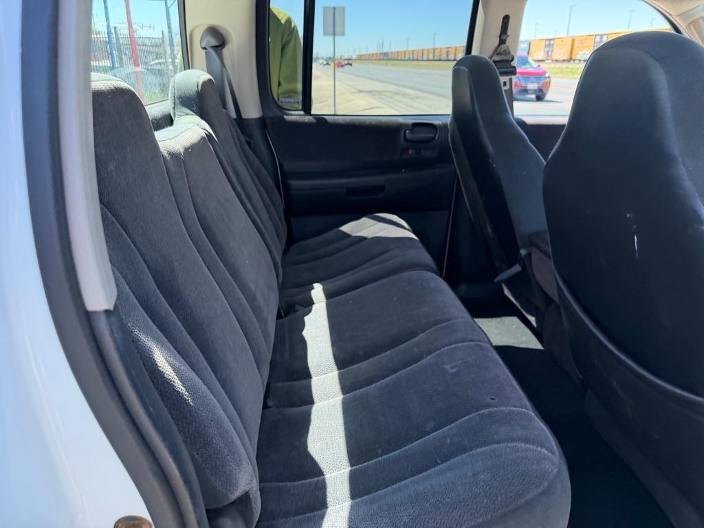 Dodge Dakota Quad Cab 4WD 2001