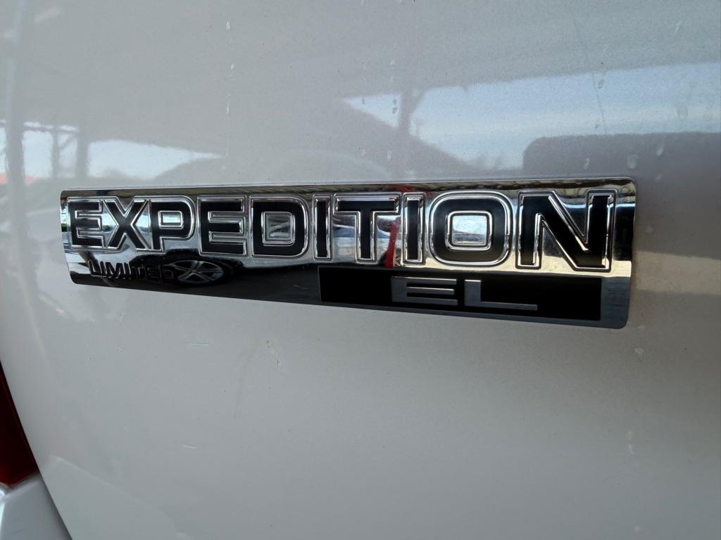 Ford Expedition EL Limited 2WD 2010
