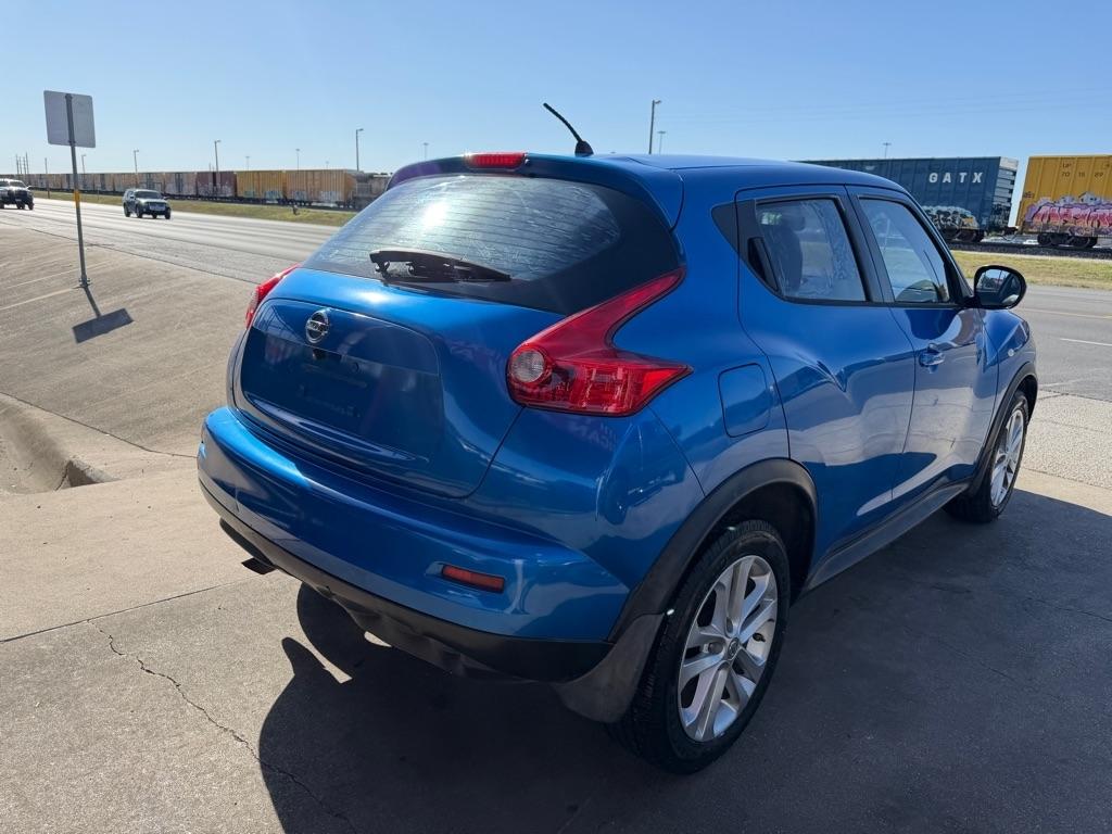 Nissan Juke S FWD 2012