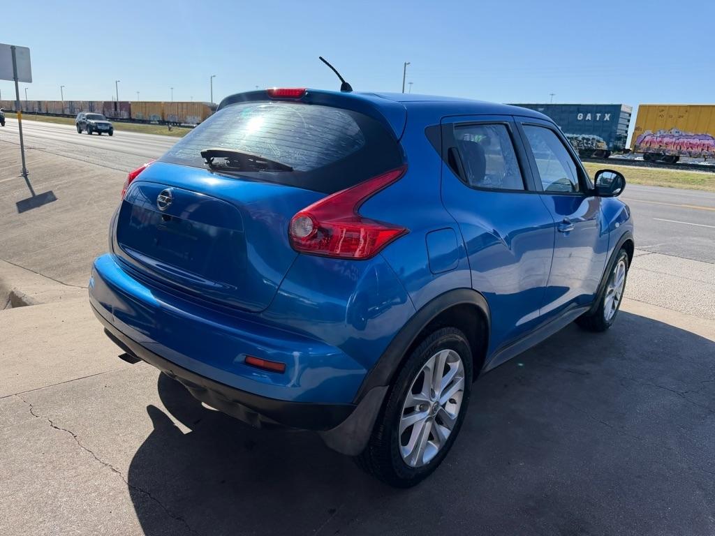 Nissan Juke S FWD 2012