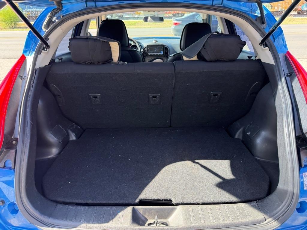 Nissan Juke S FWD 2012