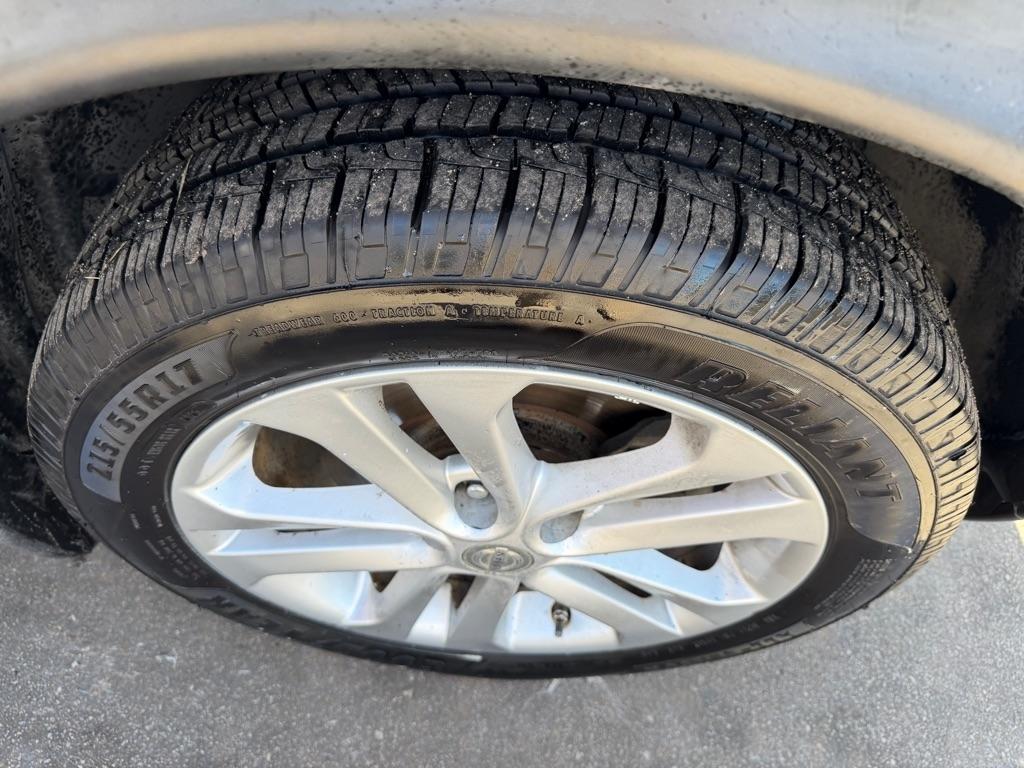 Nissan Juke S FWD 2012