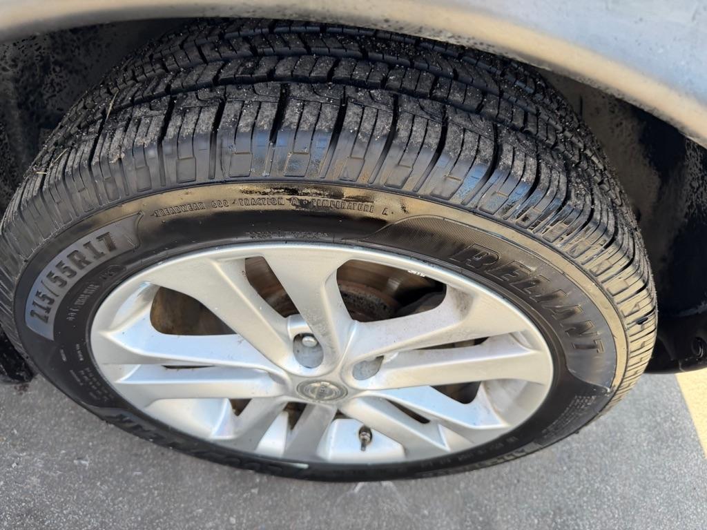 Nissan Juke S FWD 2012