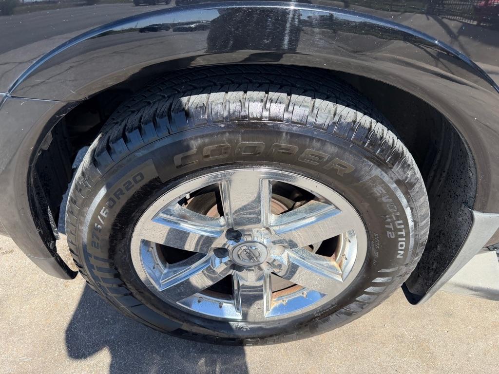 Nissan Armada Platinum 2WD 2011