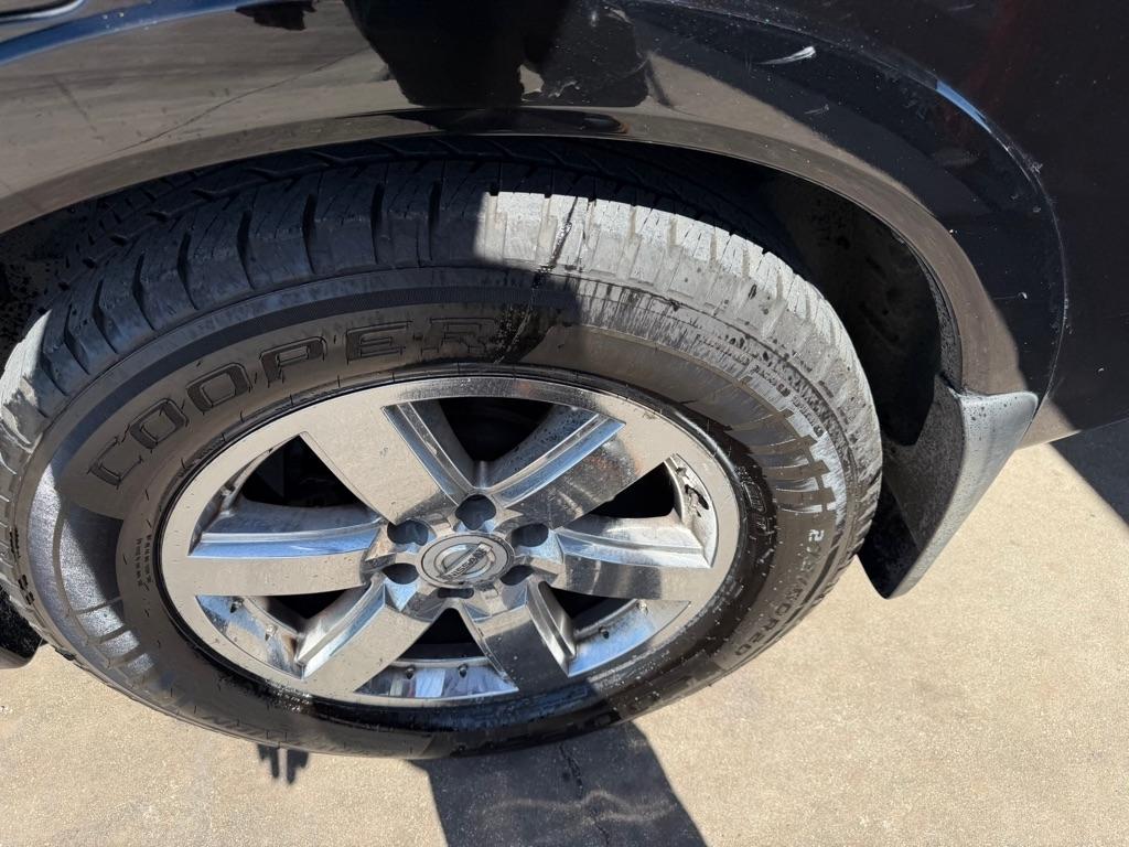 Nissan Armada Platinum 2WD 2011