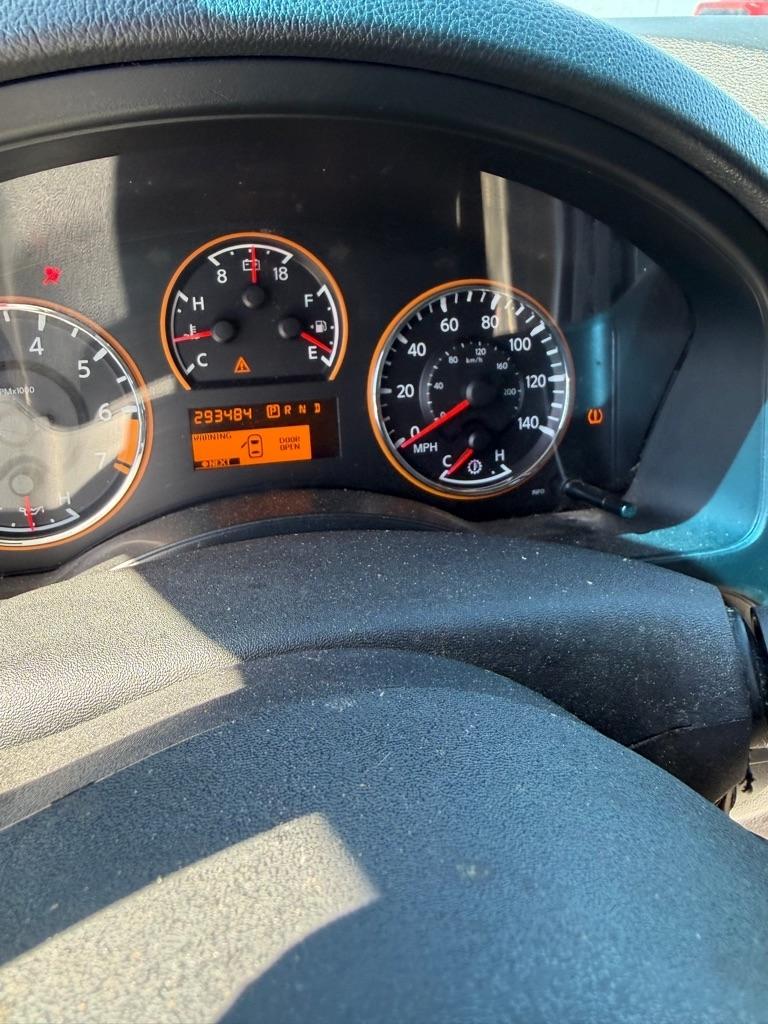 Nissan Armada Platinum 2WD 2011