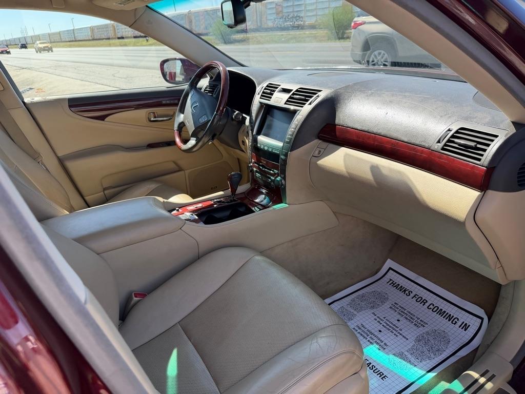 Lexus LS 460 Luxury Sedan 2008
