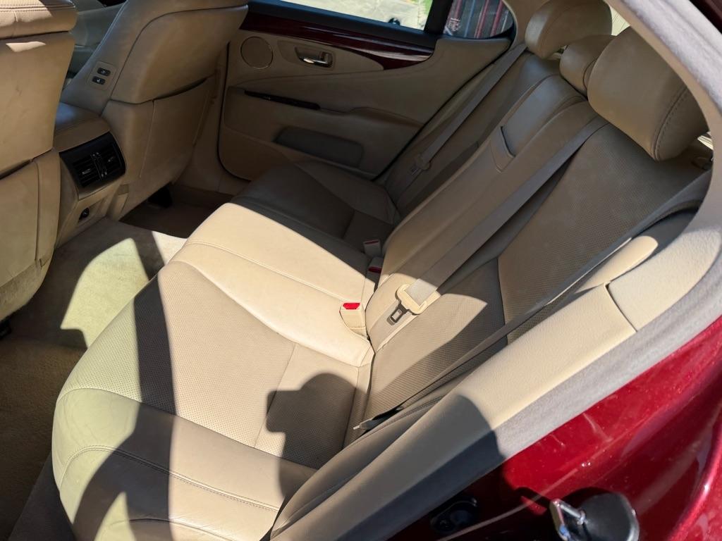 Lexus LS 460 Luxury Sedan 2008