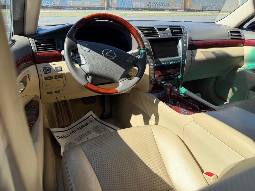 Lexus LS 460 Luxury Sedan 2008