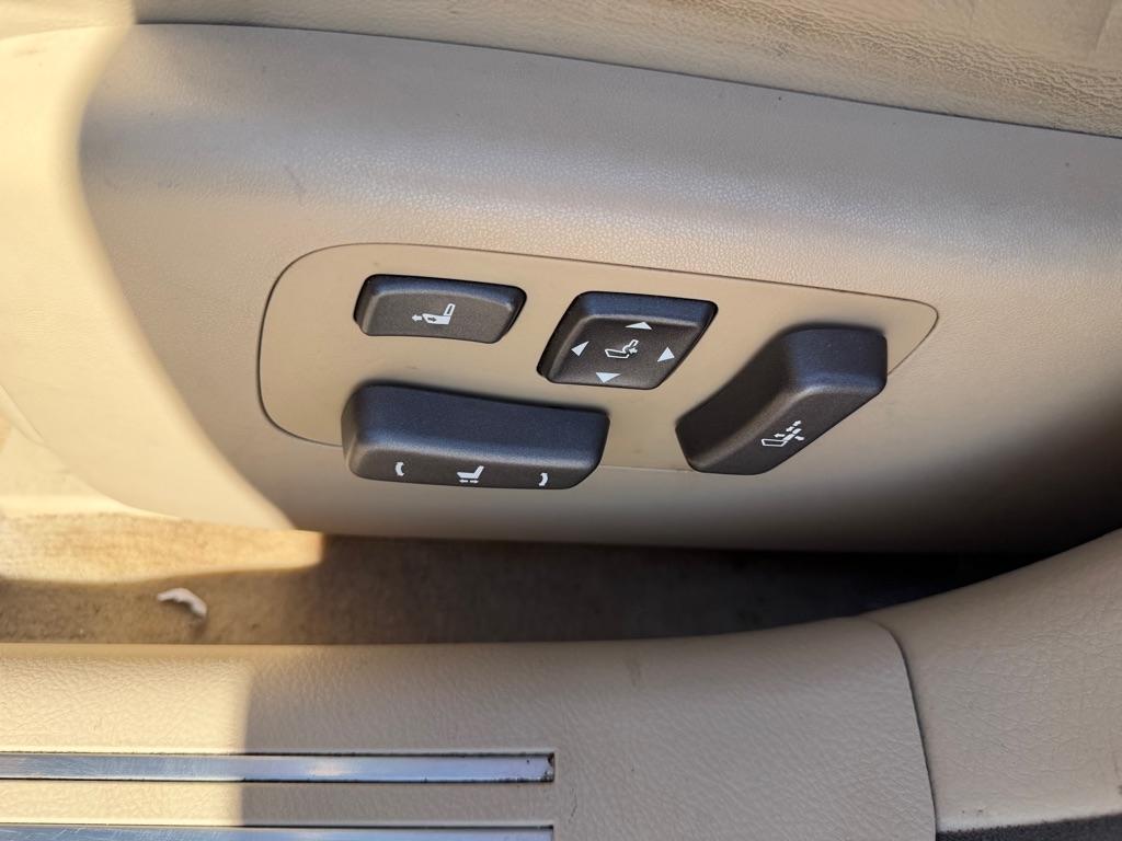 Lexus LS 460 Luxury Sedan 2008