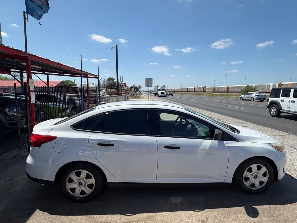 Ford Focus S Sedan 2016