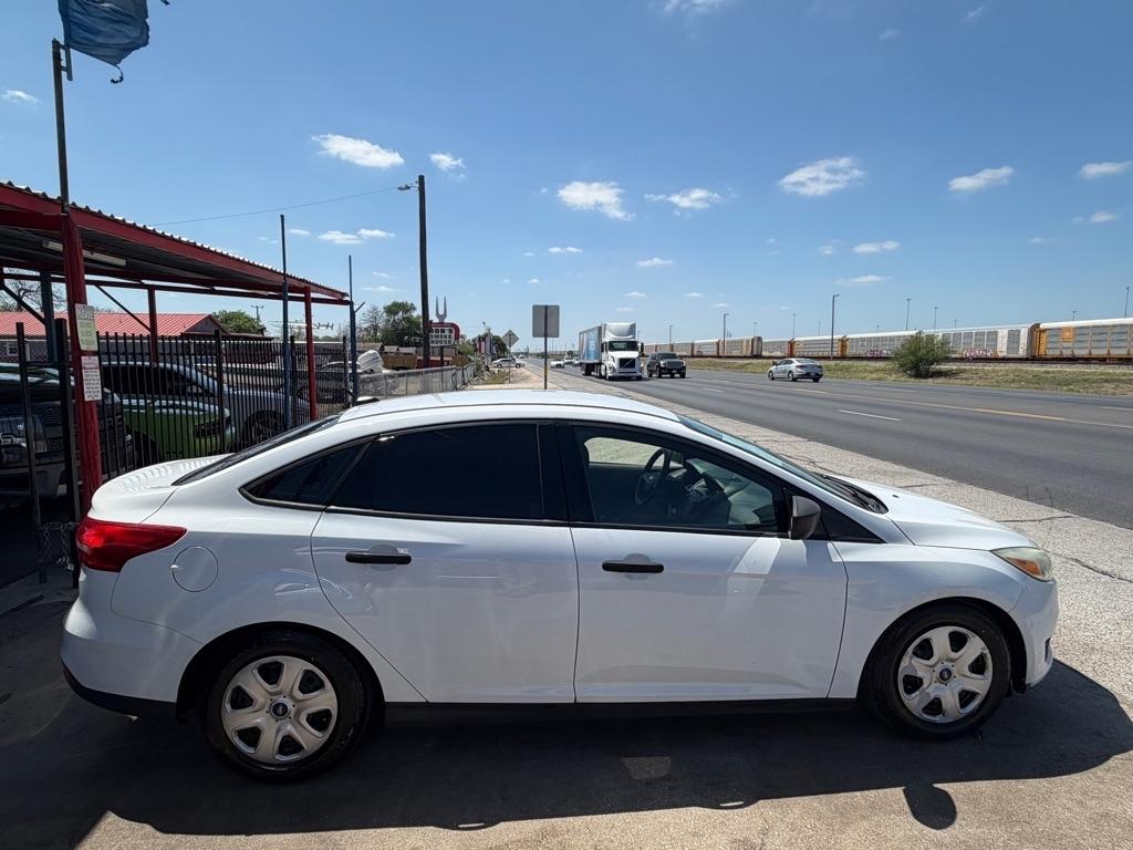 Ford Focus S Sedan 2016