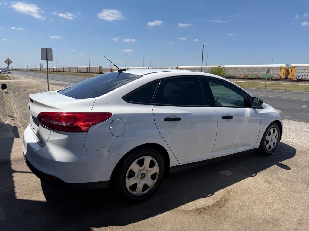 Ford Focus S Sedan 2016