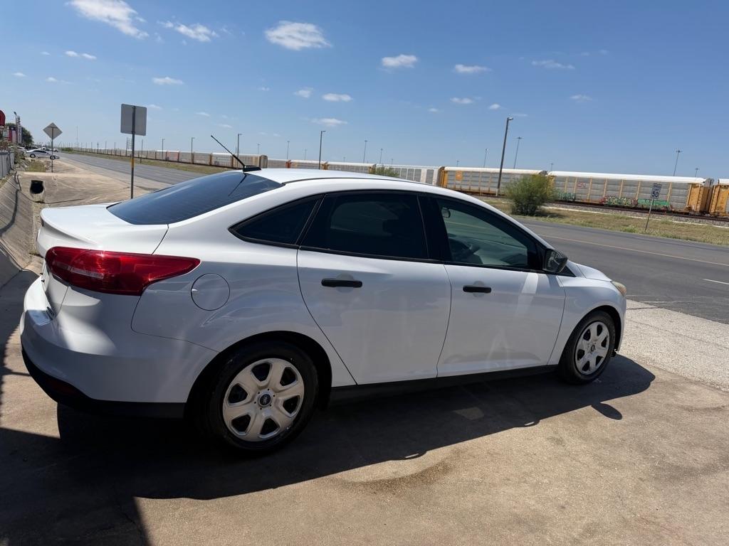 Ford Focus S Sedan 2016