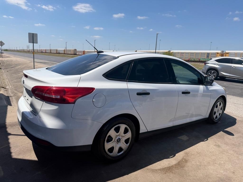 Ford Focus S Sedan 2016