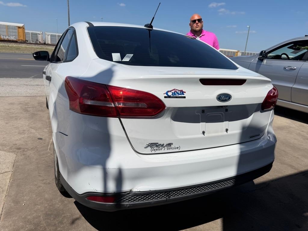 Ford Focus S Sedan 2016