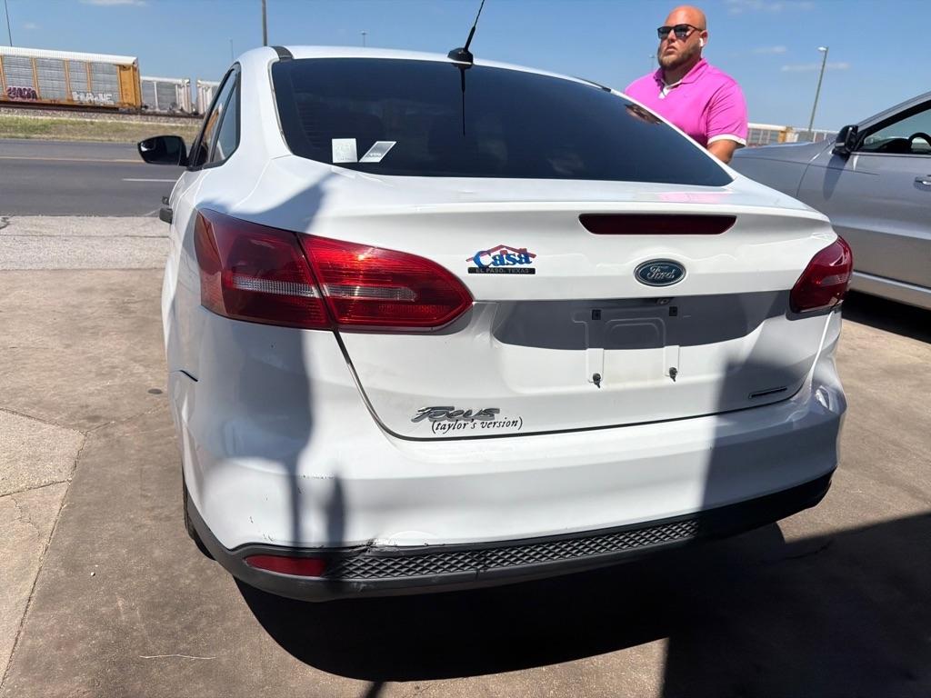 Ford Focus S Sedan 2016