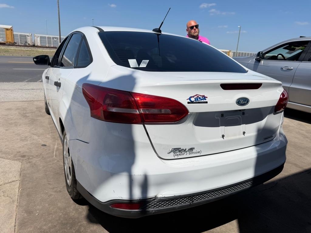 Ford Focus S Sedan 2016