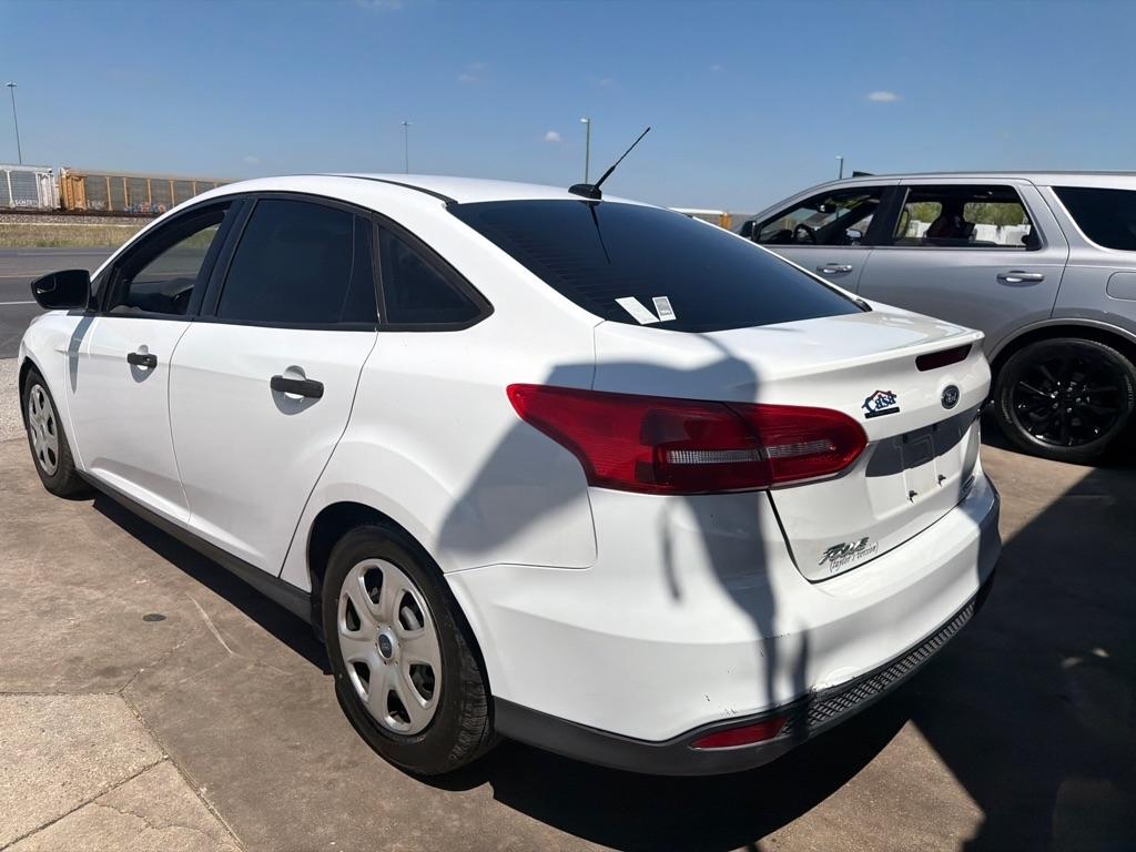 Ford Focus S Sedan 2016