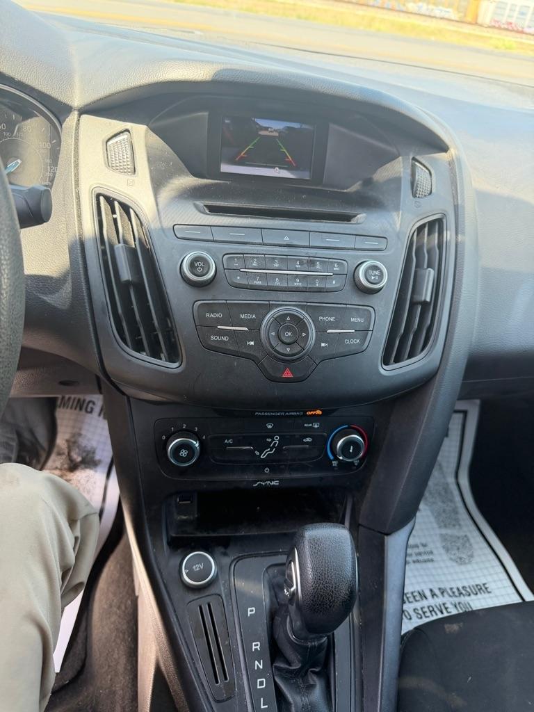 Ford Focus S Sedan 2016