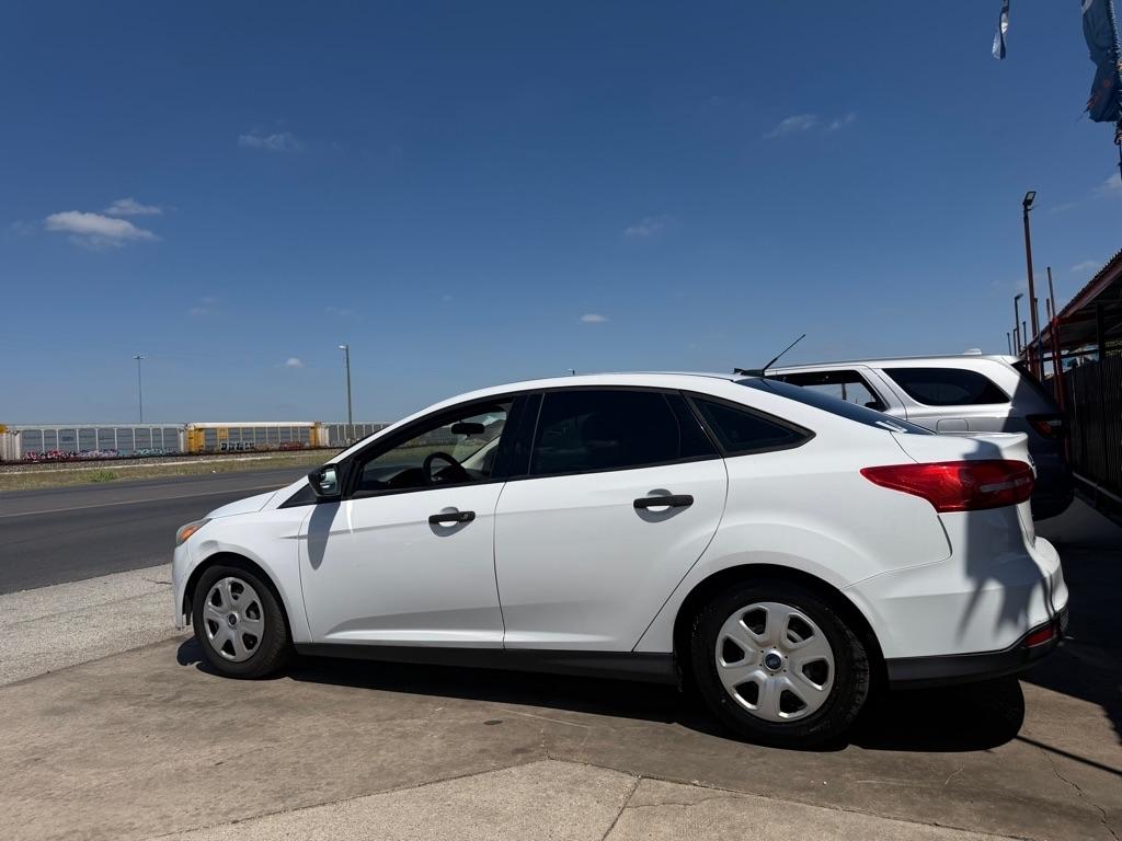 Ford Focus S Sedan 2016