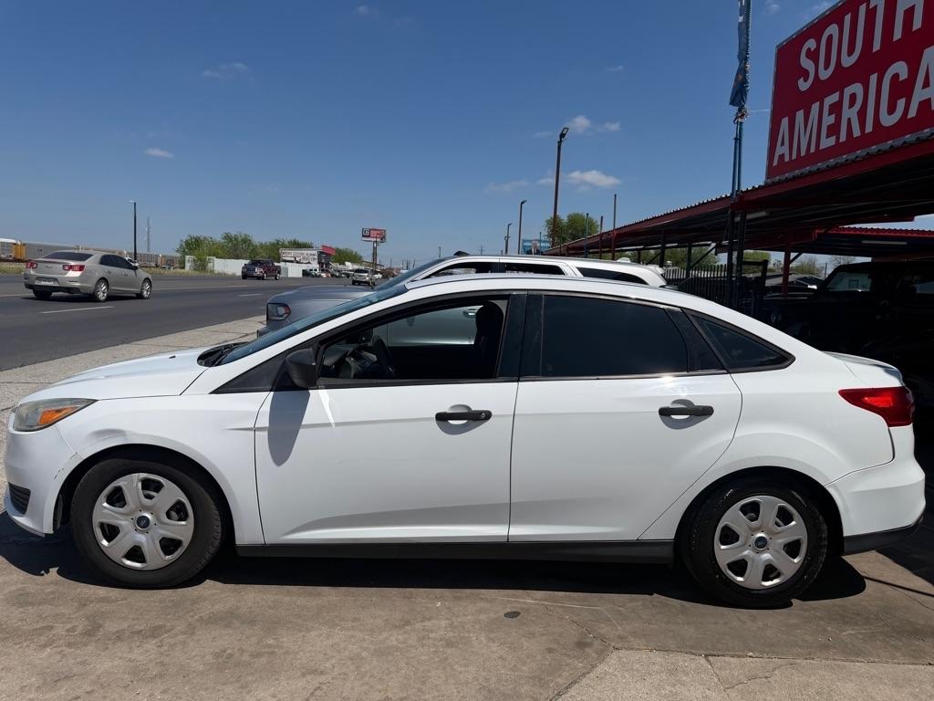 Ford Focus S Sedan 2016