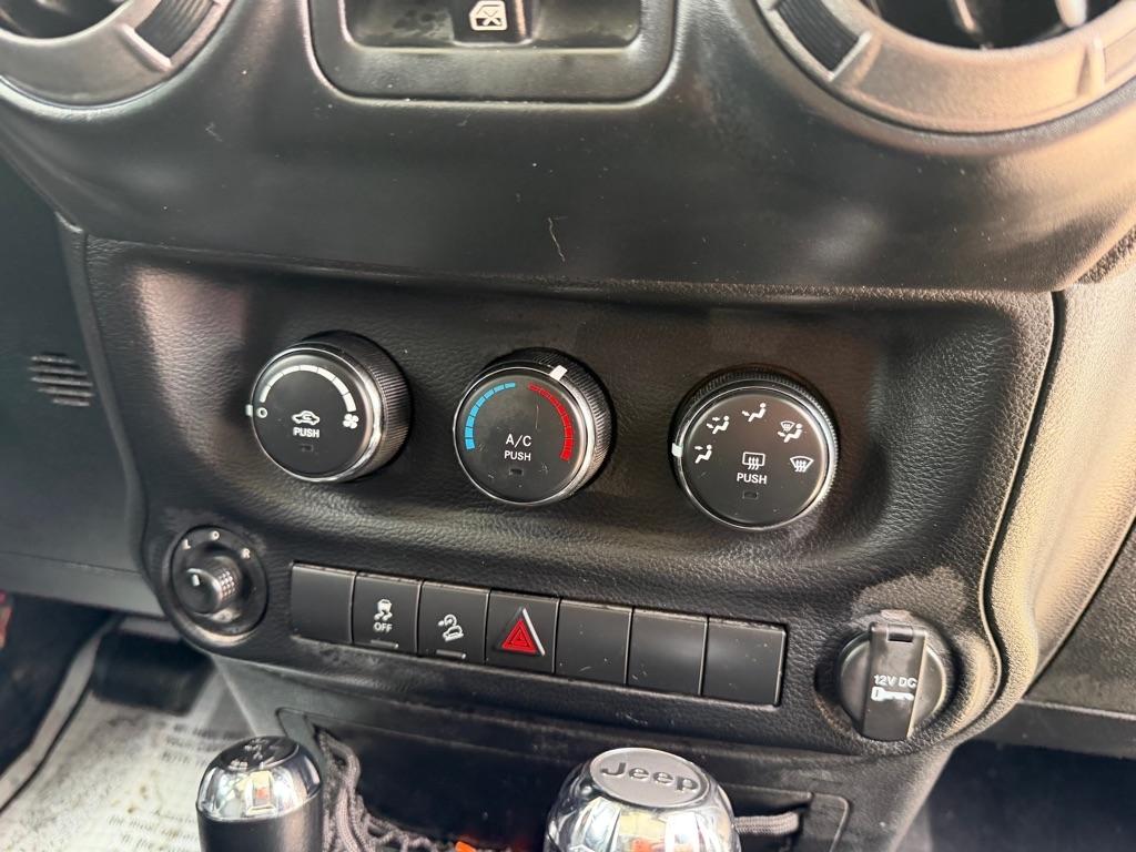 Jeep Wrangler Unlimited Sport 4WD 2012