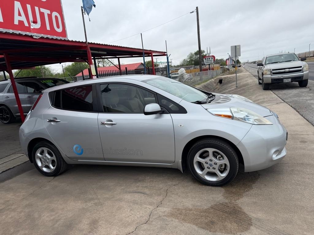 Nissan Leaf SV 2012