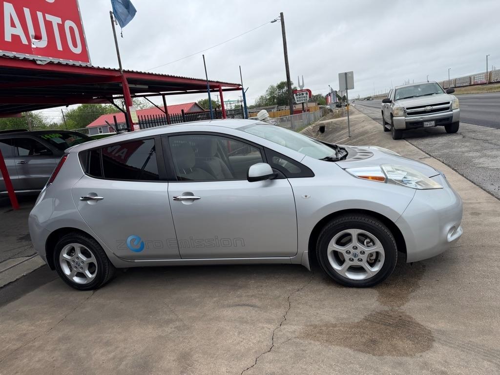 Nissan Leaf SV 2012