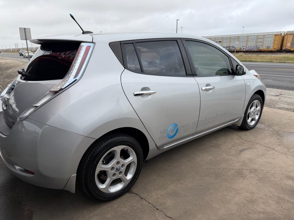 Nissan Leaf SV 2012
