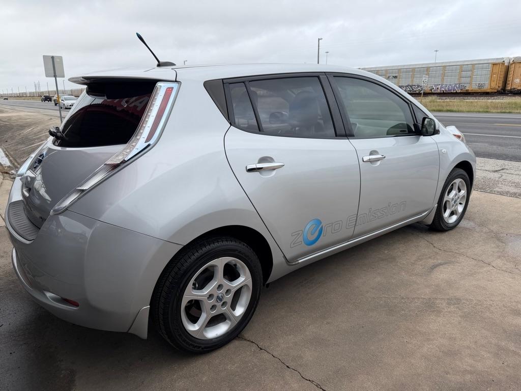 Nissan Leaf SV 2012