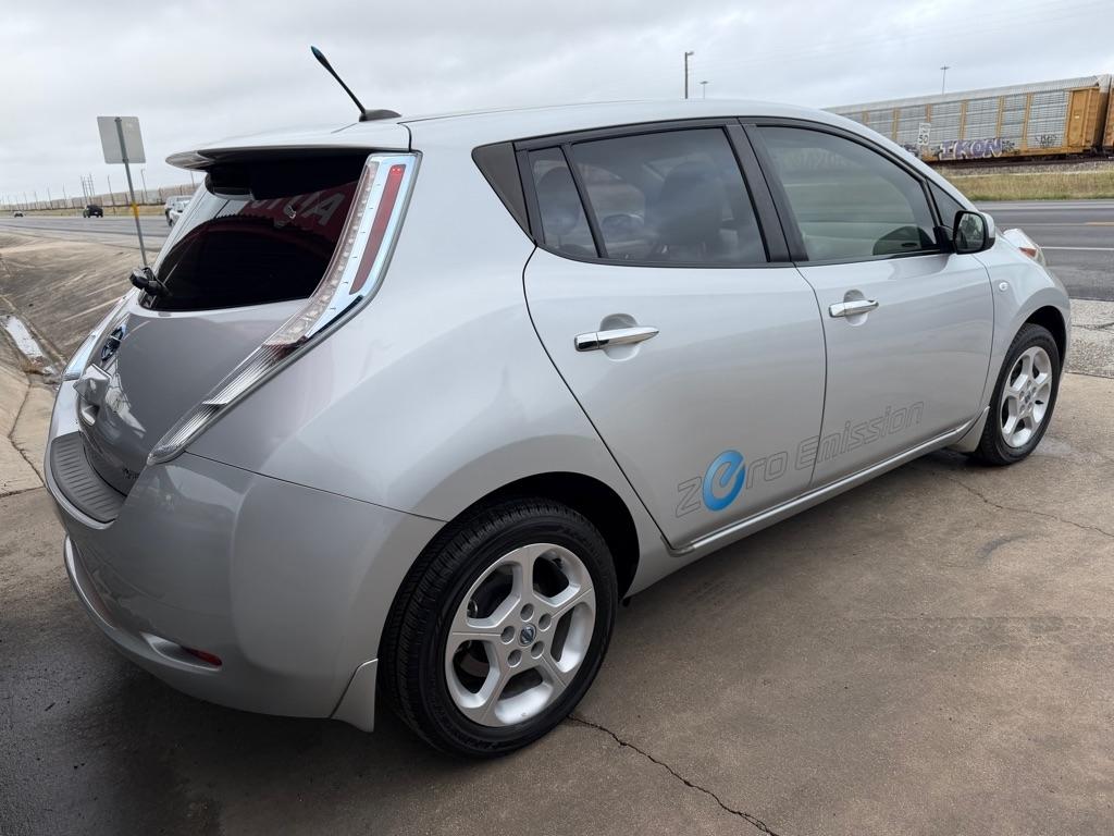 Nissan Leaf SV 2012