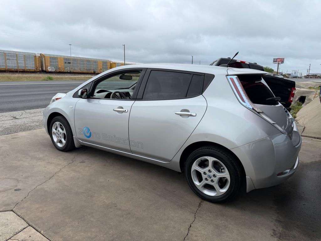 Nissan Leaf SV 2012
