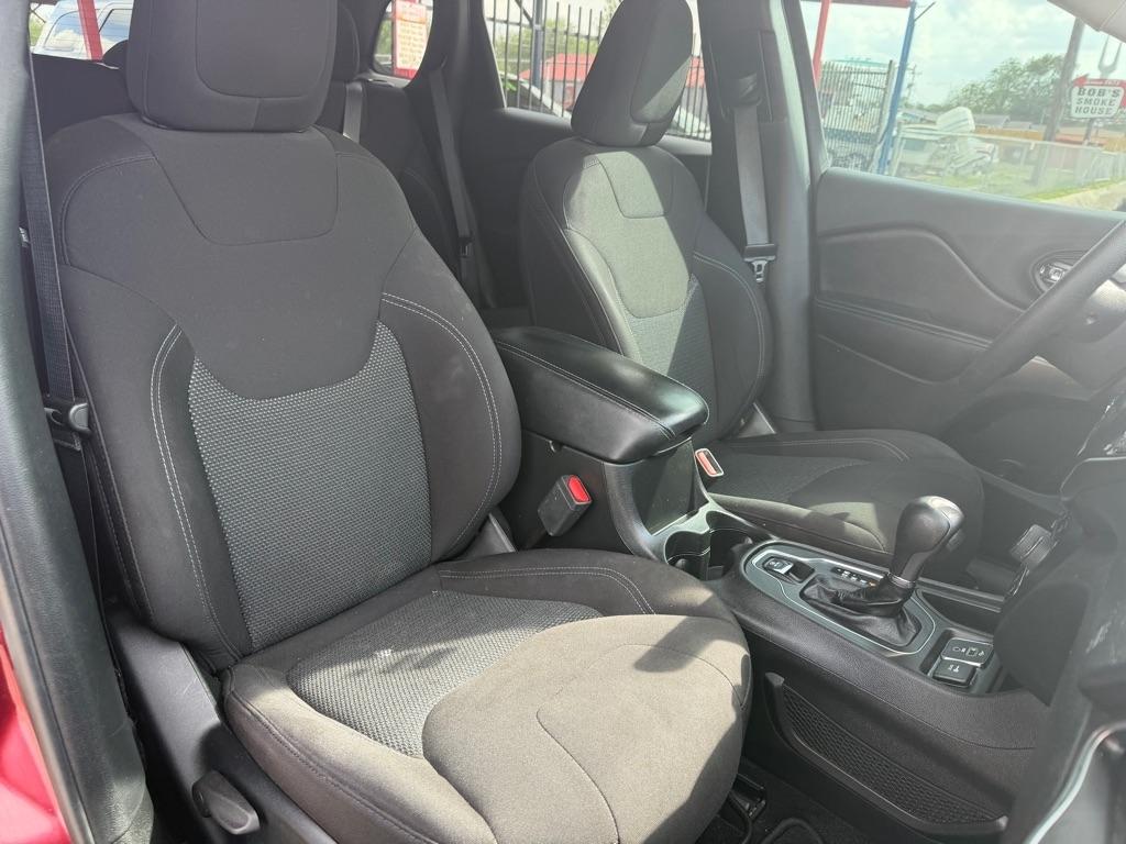 Jeep Cherokee Latitude FWD 2019