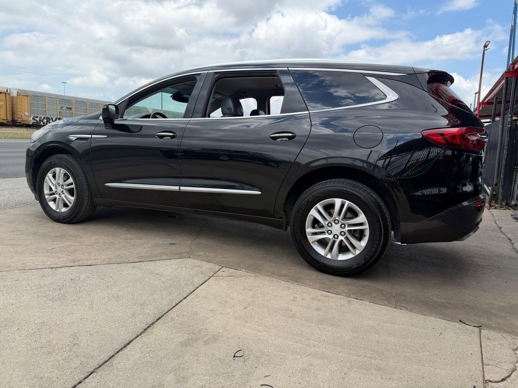 Buick Enclave Essence FWD 2018