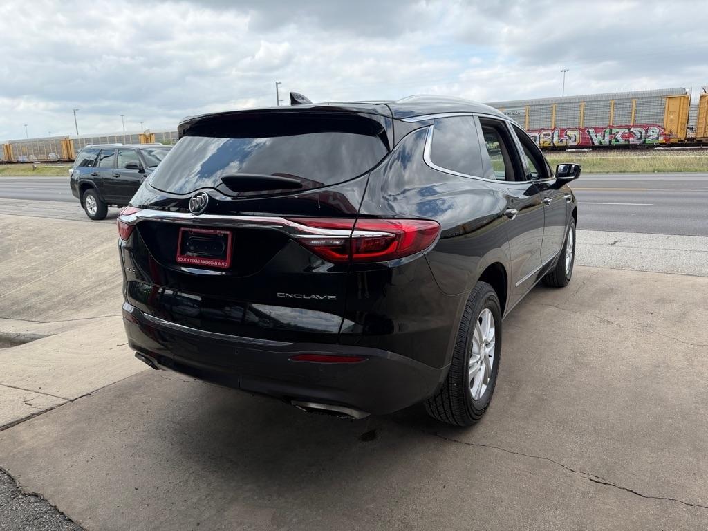 Buick Enclave Essence FWD 2018