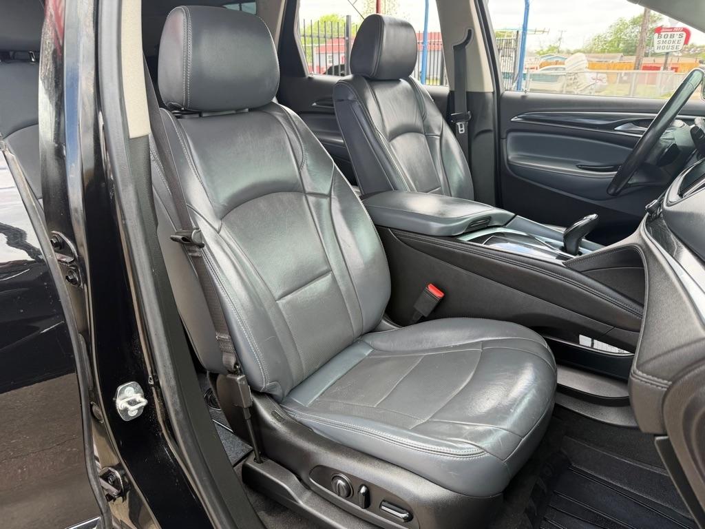 Buick Enclave Essence FWD 2018